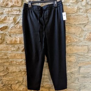 Old Navy High Waisted Brush Twill Ankle Pants in Black